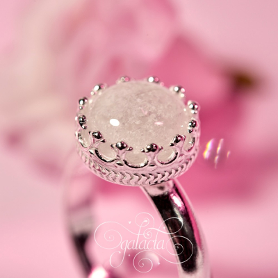 Crown Breastmilk Ring: Celebrate Motherhood with Personalized Elegance