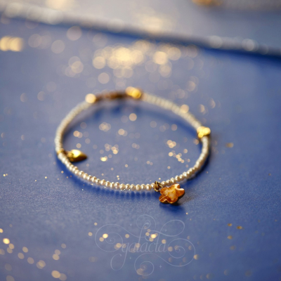 Pearl Seed Charm Bracelet with 3 Charms| Symbolic Jewelry for Mothers