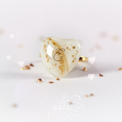 Heart-Shaped Breastmilk Ring | Personalized Jewelry for Mothers