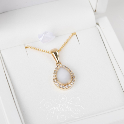 Breastmilk Jewelry Pendant With Pear Shaped Stone | Luxurious Jewelry for Mothers