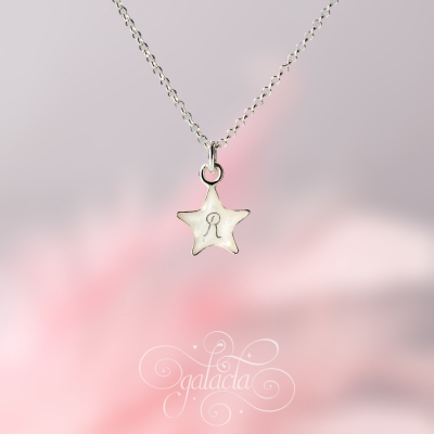 FREE with every order over 200€ - Stellar Breastmilk Star Pendant: Simplicity and Elegance in One