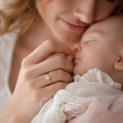 Breastmilk Ring With Round Stone | Jewelry for Mothers