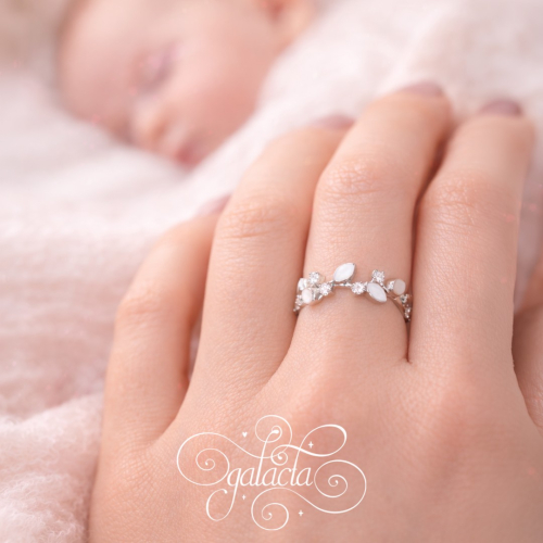 Dainty branch breastmilk ring – keepsake jewelry