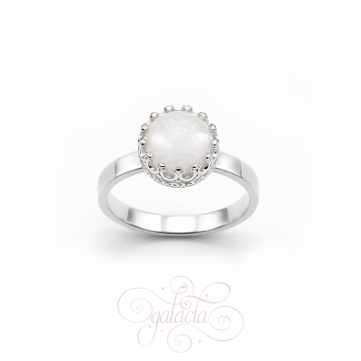 Crown Breastmilk Ring: Celebrate Motherhood with Personalized Elegance
