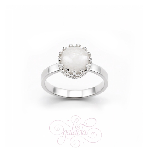 Crown Breastmilk Ring: Celebrate Motherhood with Personalized Elegance